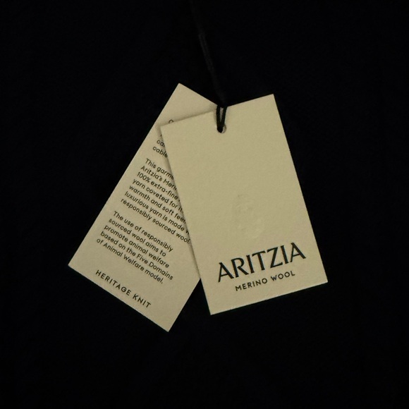 Aritizia Sweater - Picture 9 of 11